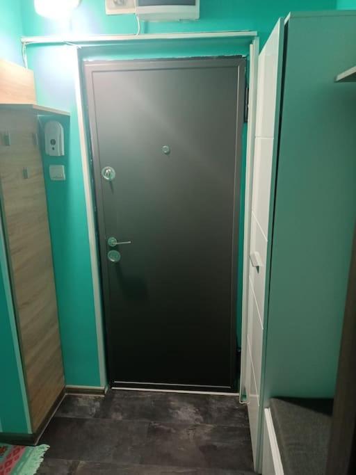 Private Room Near 3 Min Metrou Crangasi, 40 M2 บูคาเรสต์ ภายนอก รูปภาพ