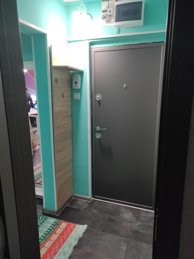 Private Room Near 3 Min Metrou Crangasi, 40 M2 บูคาเรสต์ ภายนอก รูปภาพ