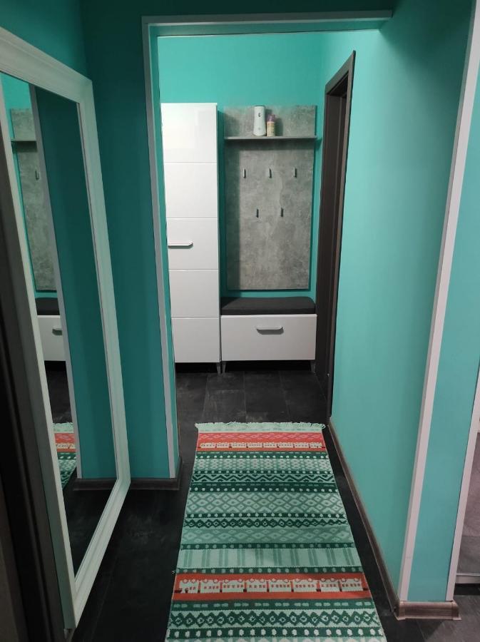 Private Room Near 3 Min Metrou Crangasi, 40 M2 บูคาเรสต์ ภายนอก รูปภาพ