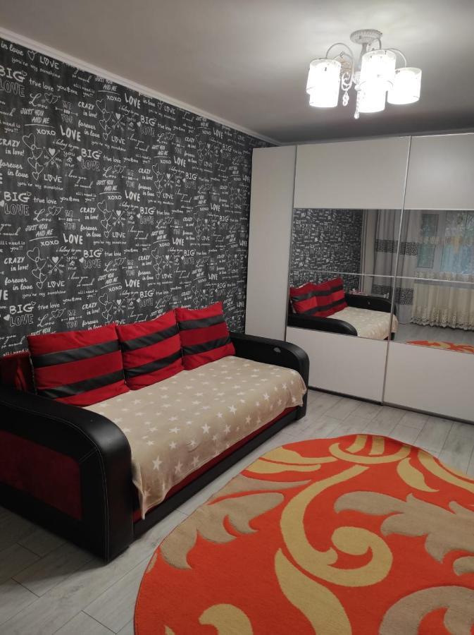 Private Room Near 3 Min Metrou Crangasi, 40 M2 บูคาเรสต์ ภายนอก รูปภาพ
